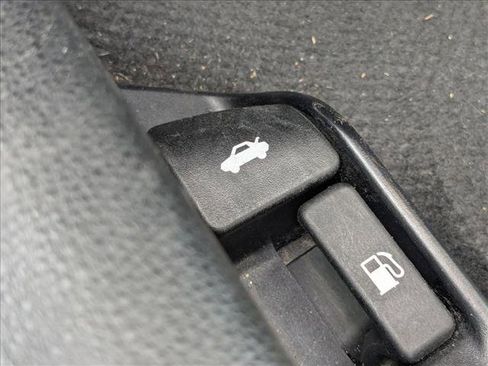Used 2024 Toyota Corolla LE FWD image 7