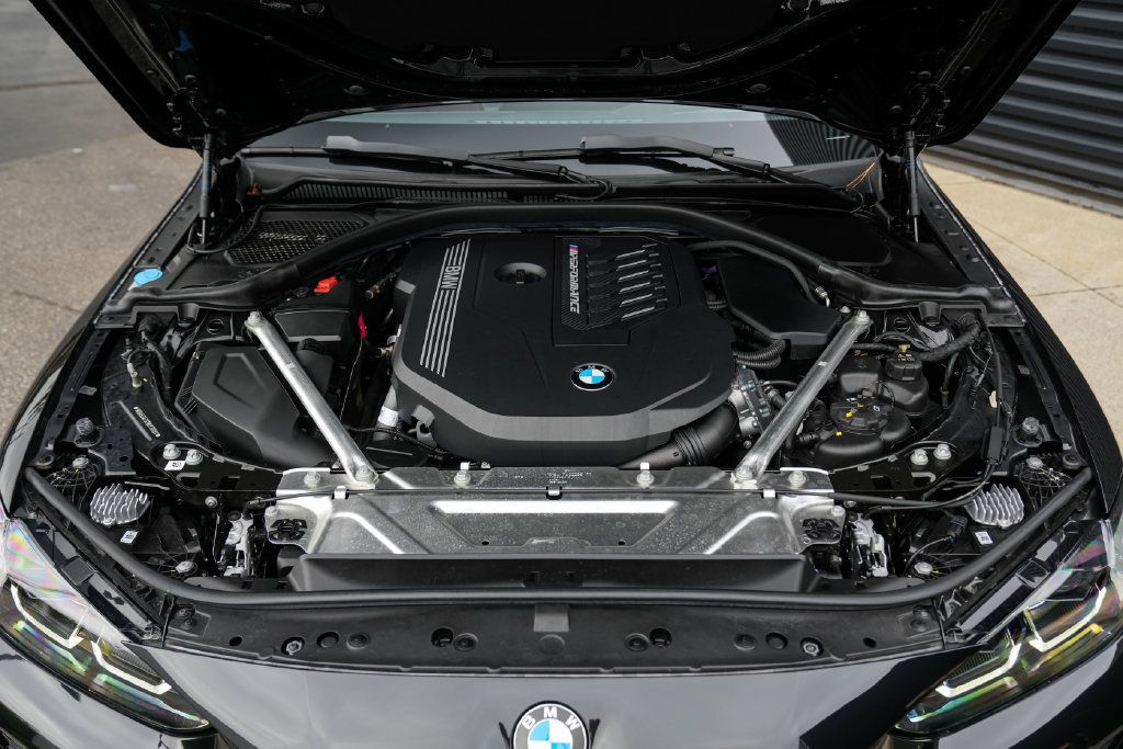 Used 2024 BMW M440i Convertible RWD image 11