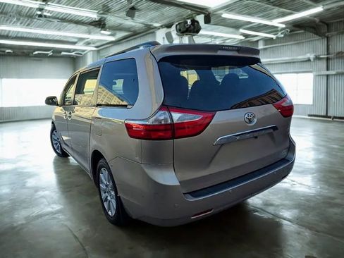 Used 2017 Toyota Sienna Limited Premium AWD/4WD image 2