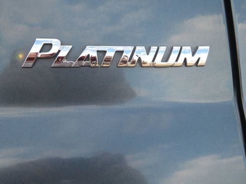 Used 2010 Toyota Tundra Limited w/ Platinum Pkg image 13