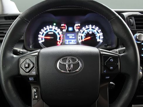 Used 2018 Toyota 4Runner TRD Pro AWD/4WD image 12
