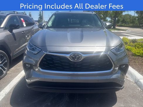 New 2026 Toyota Highlander Limited AWD/4WD image 2