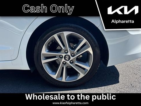 Used 2018 Hyundai Elantra Limited FWD image 18