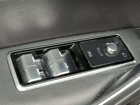 Used 2021 Jaguar F-PACE S image 15