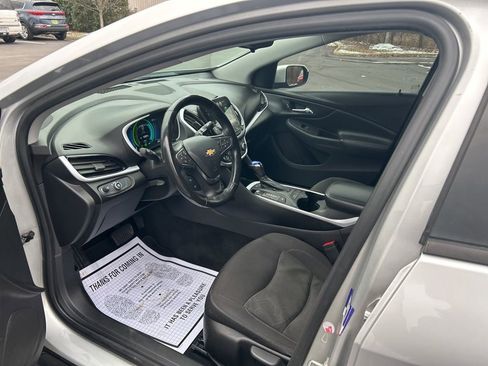 Used 2018 Chevrolet Volt LT w/ Comfort Package image 12
