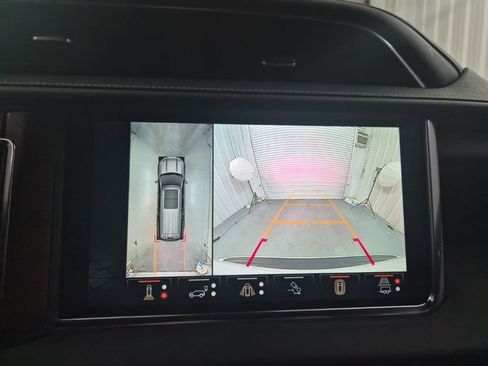 Used 2023 GMC Yukon XL Denali Ultimate image 30