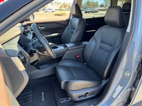 Used 2022 Nissan Rogue Platinum w/ Head-Up Display Package image 5