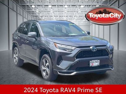 Used 2024 Toyota RAV4 SE w/ Weather & Moonroof Package