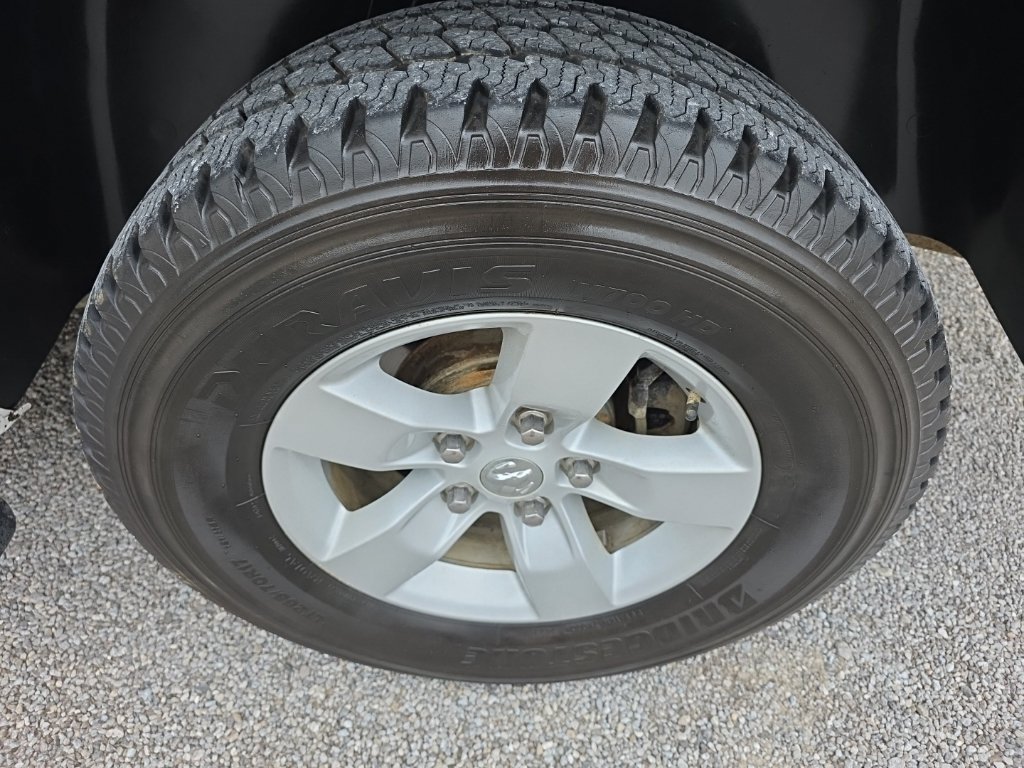 Used 2019 RAM 1500 Classic SLT AWD/4WD image 23