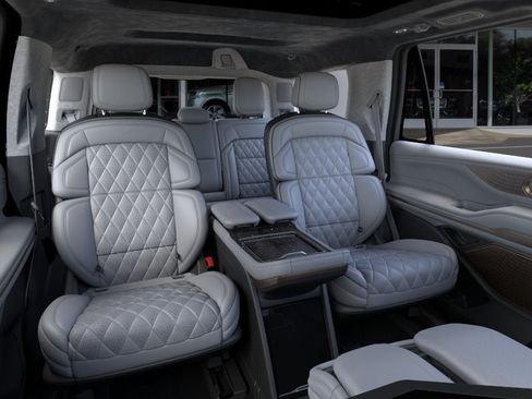New 2026 Lincoln Navigator Black Label AWD/4WD image 11
