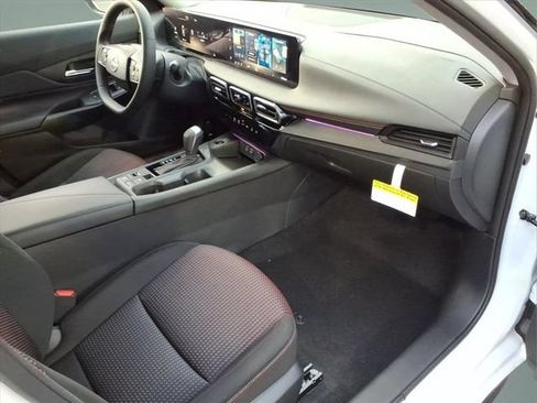 Certified 2026 Nissan Sentra SR w/ Floor Mat Package FWD image 18