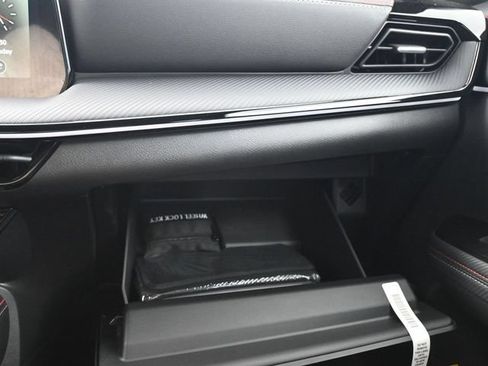 Used 2025 Nissan Kicks SR FWD image 29
