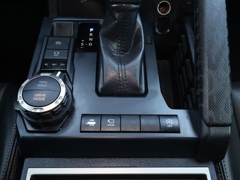 Used 2025 Toyota Tacoma Limited image 28