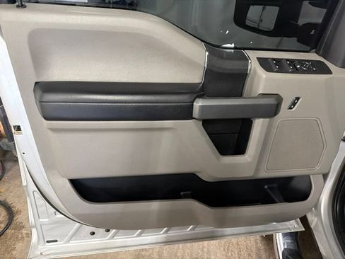 Used 2017 Ford F250 XLT AWD/4WD image 10