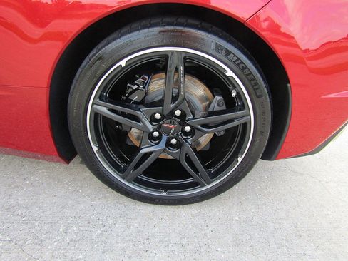 Used 2021 Chevrolet Corvette Stingray Premium Cpe w/ Z51 Performance Package RWD image 24