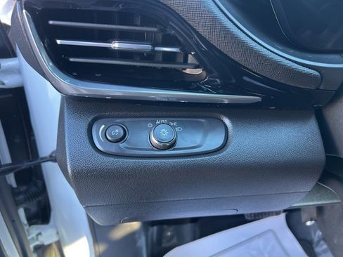 Used 2024 Buick Envista Sport Touring w/ Convenience II Package image 21