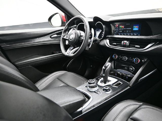 Used 2023 Alfa Romeo Stelvio Sprint AWD/4WD image 19