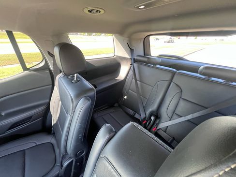 Used 2020 GMC Acadia SLT image 19