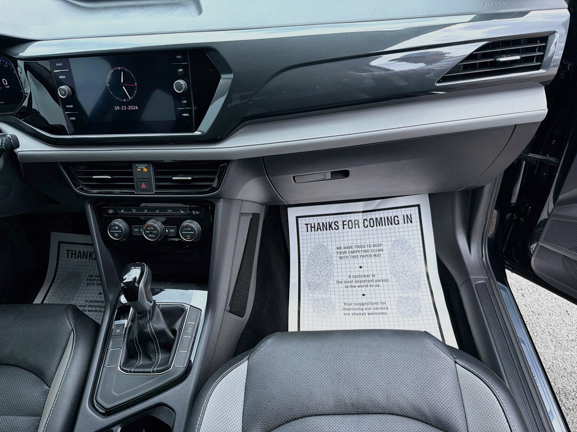 Used 2022 Volkswagen Taos SEL w/ Panoramic Sunroof Package FWD image 17