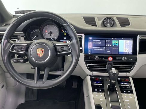 Certified 2023 Porsche Macan S image 27