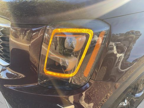 Certified 2022 Kia Telluride SX image 6