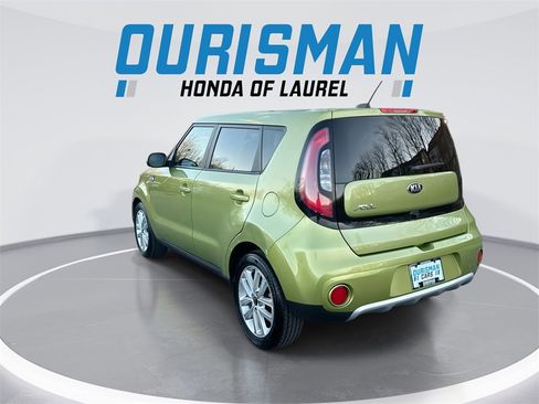 Used 2017 Kia Soul + image 6