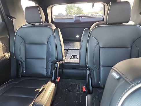 Certified 2023 Chevrolet Traverse Premier w/ LPO, Floor Liner Package AWD/4WD image 41