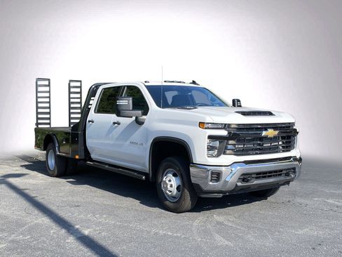 Used 2026 Chevrolet Silverado 3500 W/T w/ WT Convenience Package AWD/4WD image 2