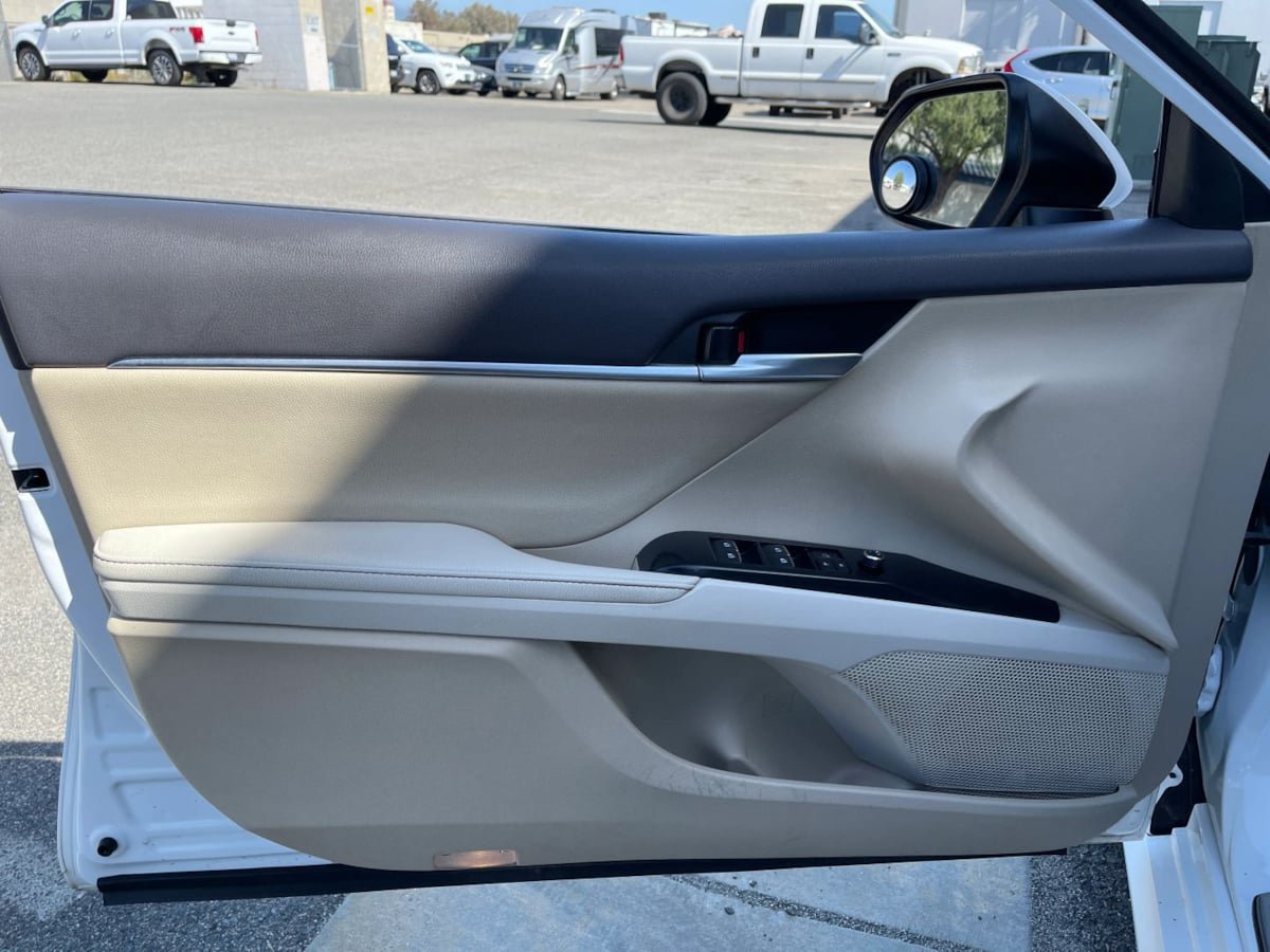Used 2019 Toyota Camry XLE w/ Driver Assist Package FWD image 15
