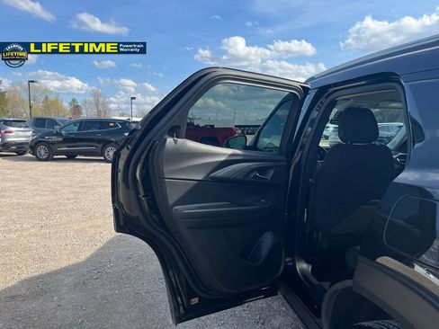 Used 2025 Chevrolet TrailBlazer LT image 27