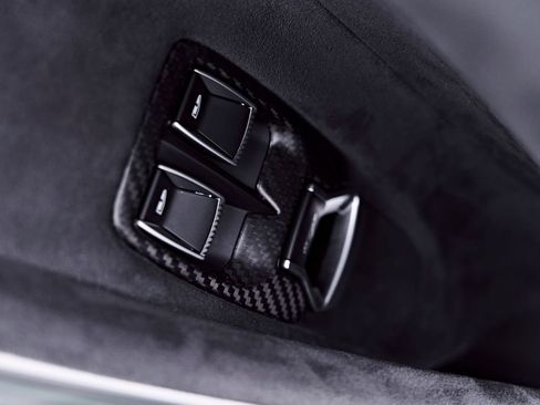 Used 2023 McLaren Artura RWD image 52