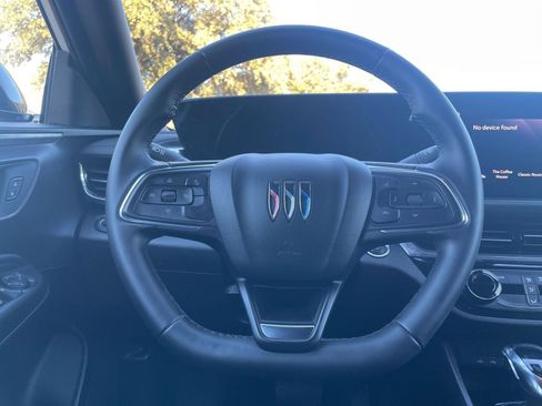 Used 2025 Buick Envista Sport Touring image 28