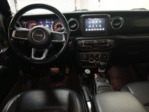Used 2020 Jeep Wrangler Unlimited Sahara image 12