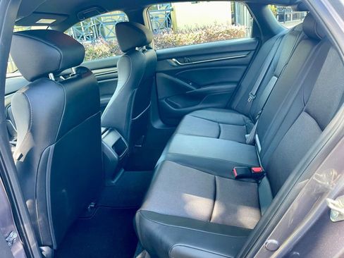 Used 2018 Honda Accord Sport image 11