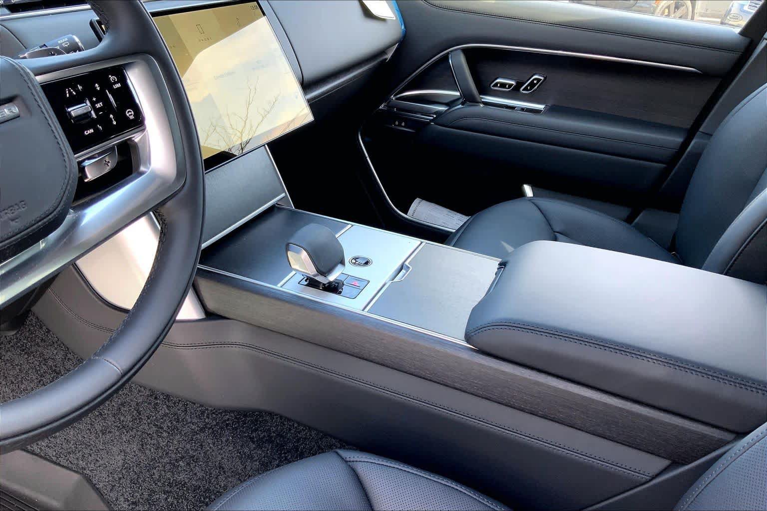 New 2026 Land Rover Range Rover SE AWD/4WD image 9