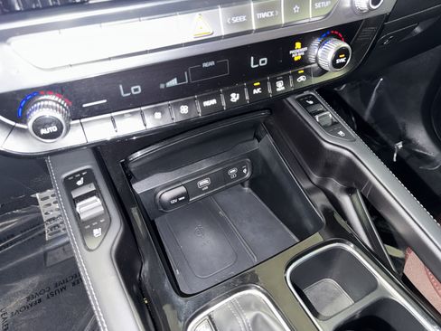 Used 2025 Kia Telluride SX Prestige AWD/4WD image 28