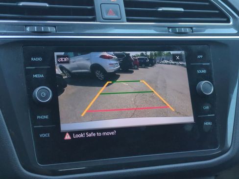 Used 2022 Volkswagen Tiguan SE FWD image 27