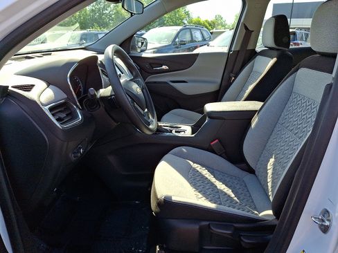 Used 2024 Chevrolet Equinox LS FWD image 13