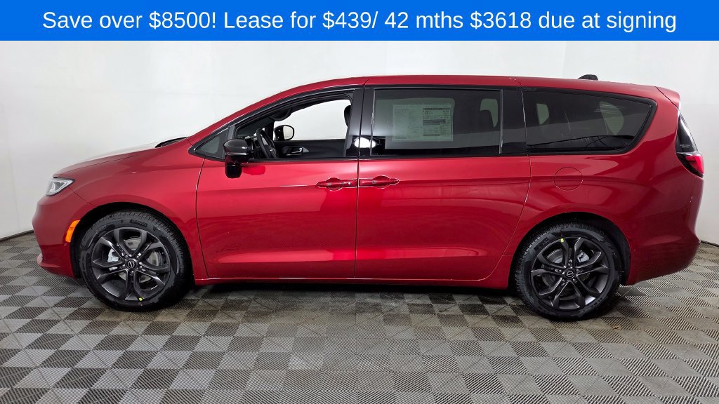 New 2026 Chrysler Pacifica Select FWD image 4