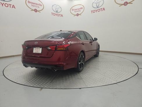 Used 2024 Nissan Altima 2.5 SR FWD image 8