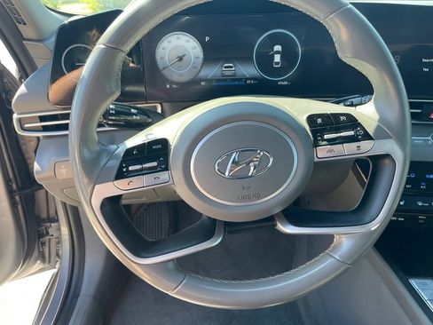 Used 2023 Hyundai Elantra SEL w/ Convenience Package FWD image 13