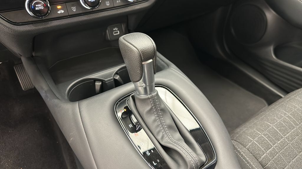 Used 2025 Honda HR-V LX image 18