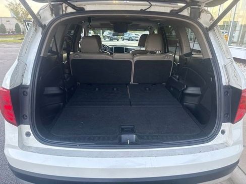 Used 2017 Honda Pilot Touring image 13