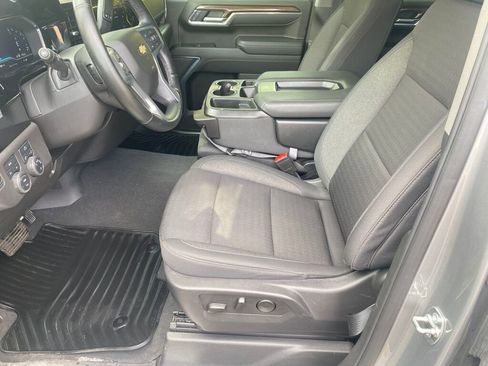 Used 2025 Chevrolet Silverado 1500 LT image 9