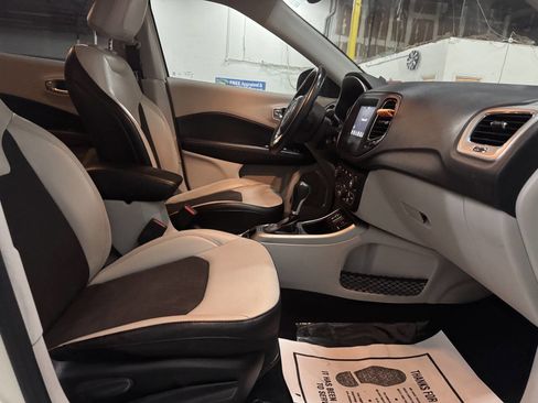 Used 2019 Jeep Compass Latitude w/ Popular Equipment Group image 18