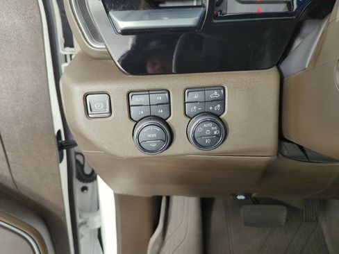Used 2023 Chevrolet Silverado 1500 LTZ w/ LTZ Convenience Package II AWD/4WD image 19