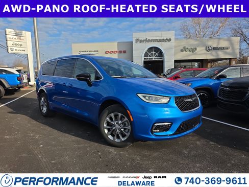 New 2026 Chrysler Pacifica Select image 1