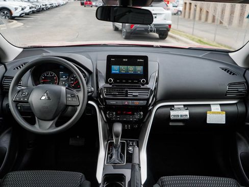 New 2025 Mitsubishi Eclipse Cross LE image 12