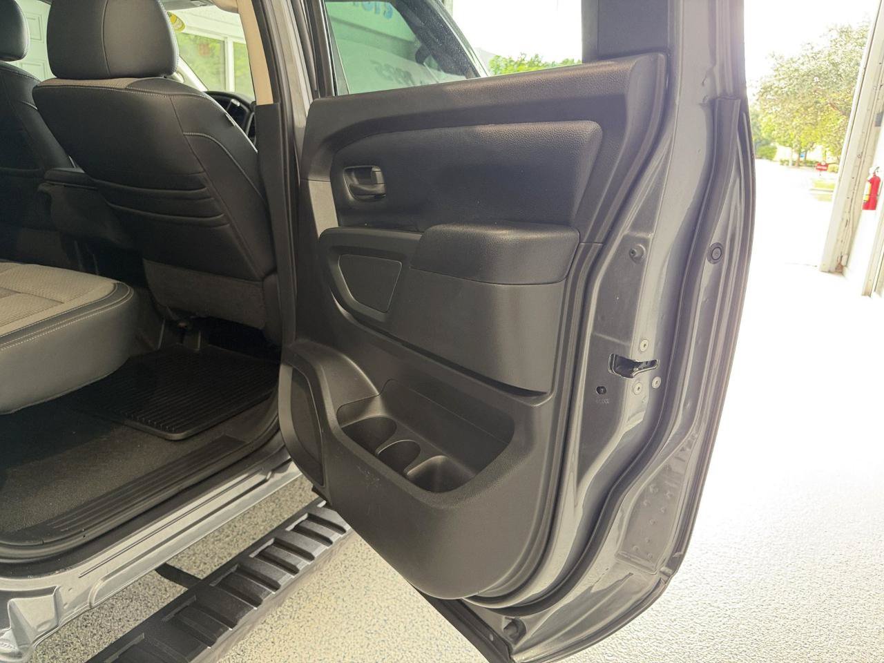 Used 2017 Nissan Titan S RWD image 17