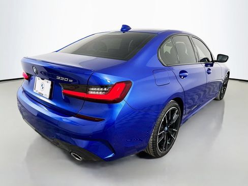 Used 2022 BMW 330e w/ M Sport Package RWD image 5